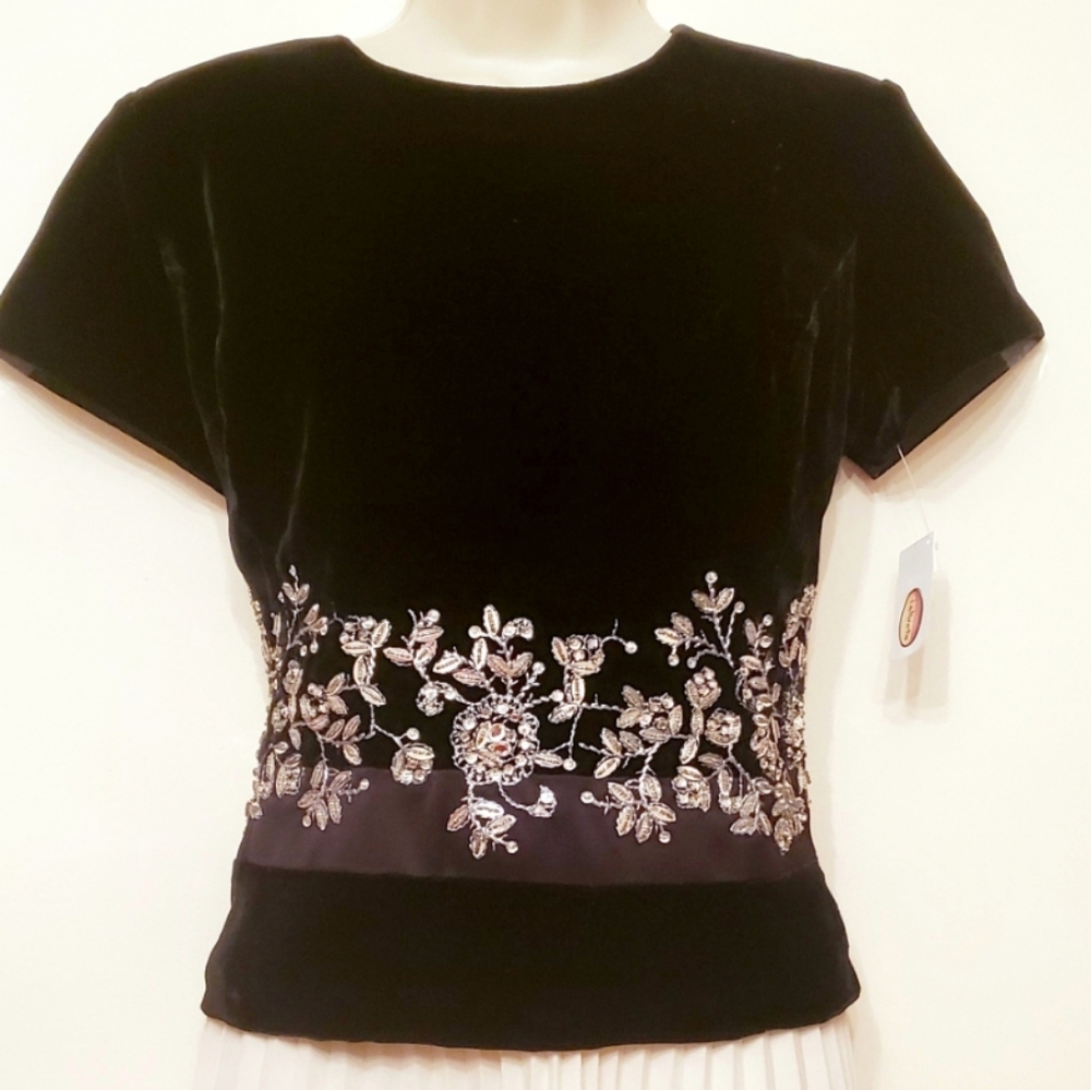 NEW: VELVET RHINESTONE TOP